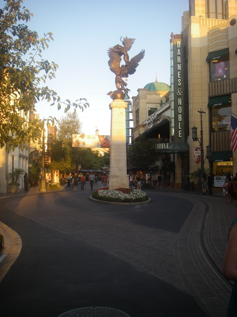 The Grove is the cleanest shopping area I have ever seen