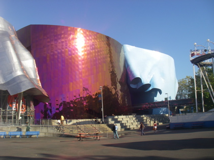The light reflecting of the EMP building was breathtaking