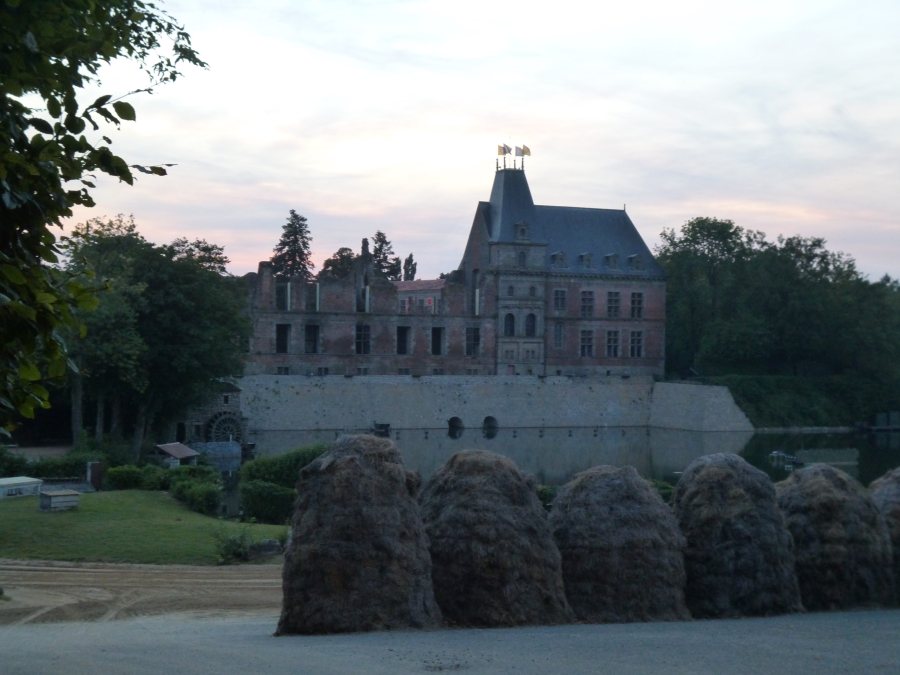 The back of the Chateau at Cinescenie before it wnt dark at Puy du Fou